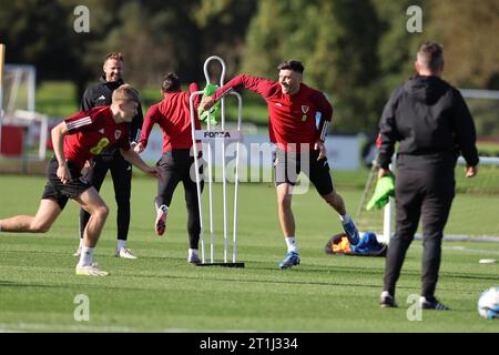 Cardiff, Royaume-Uni. 14 octobre 2023. Kieffer Moore du pays de Galles lors de l'entraînement de l'équipe de football du pays de Galles à Hensol, Vale of Glamorgan, dans le sud du pays de Galles, le samedi 14 octobre 2023. L'équipe s'entraîne avant le match de qualification de l'UEFA Euro 2024 contre la Croatie demain. photo par Andrew Orchard/Andrew Orchard photographie sportive/Alamy Live News crédit : Andrew Orchard photographie sportive/Alamy Live News Banque D'Images