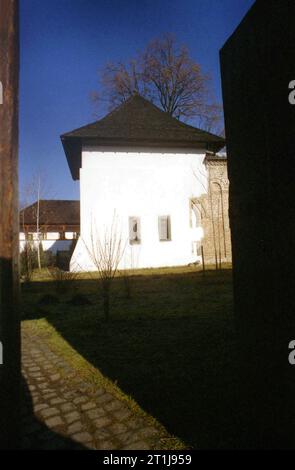 Comté d'Arges, Roumanie, 2000. Vue extérieure de l'église de l'Annonciation au monastère de Cotmeana, monument historique du 14e siècle. Banque D'Images