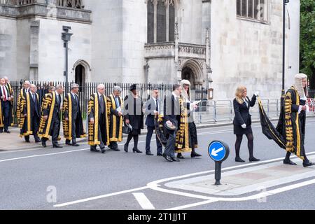 Petit-déjeuner du Lord Chancelier. Les juges de marche de l'abbaye de Westminster à la Chambre du Parlement, London UK. Banque D'Images