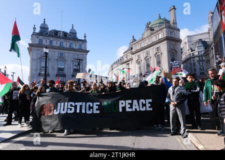 Londres, Royaume-Uni. 14 octobre 2023. Marche pour la Palestine, à Londres. Crédit : Matthew Chattle/Alamy Live News Banque D'Images