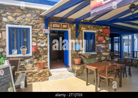 Kos, Grèce - 9 mai 2023 : Taverne grecque dans le village de Zia sur l'île de Kos en Grèce Banque D'Images