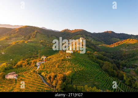 Vue aérienne des collines dans la région de Prosecco de Valdobbiadene Banque D'Images