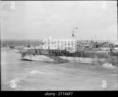 La Royal Navy pendant la Seconde Guerre mondiale, l'opération Overlord (le débarquement en Normandie)- D-day 6 juin 1944 Landing Craft Infantry (LCI, LCI 135 270 et 262) sur LCI pour débarquer les troupes de la 9e Brigade d'Infanterie Canadienne sur 'Nan White' Beach, Juno, à Bernieres-sur-Mer sur la D 24. Banque D'Images