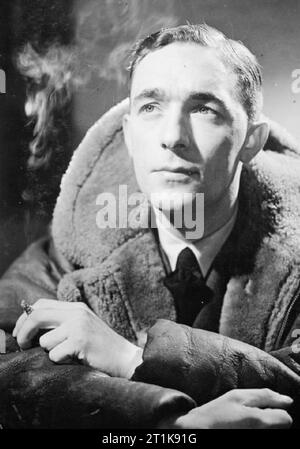 Le Fighter Command de la Royal Air Force, 1939-1945. Head and shoulders portrait du commandant d'Escadre D E Kingaby. Photographie prise au ministère de l'Air Studios, Londres. Banque D'Images