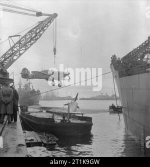 Opérations de la Royal Air Force à Malte, Gibraltar et la Méditerranée, 1940-1945. Un Hawker Sea Hurricane Mark I du navire marchand est l'unité de combat à bord d'une catapulte tendit marchand armé (CAM) navire à Gibraltar. Banque D'Images