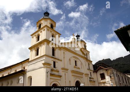 Église historique notre-Dame de la Candelaria construite entre 1686 et 1703 cataloguée Monument National de Colombie Banque D'Images