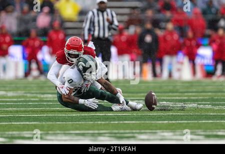 Piscataway, New Jersey, États-Unis. 14 octobre 2023. Le Wide Receiver des Spartans du Michigan State Alante Brown (0) s'enflamme lors du match de football de la NCAA entre les Spartans du Michigan State et les Rutgers Scarlet Knights au SHI Stadium de Piscataway, New Jersey Mike Langish/CSM/Alamy Live News Banque D'Images