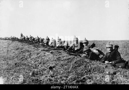 L'armée impériale allemande 1890 - 1913 de 105 hommes retranchés du régiment pendant les manoeuvres de 1899. Banque D'Images