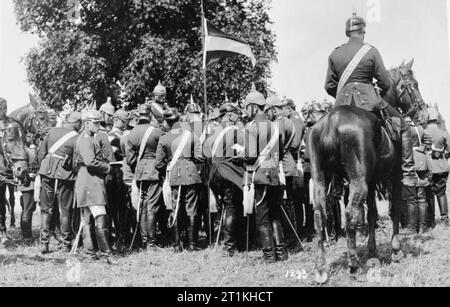 L'armée impériale allemande 1890 - 1913 Les agents sont informés pendant les manoeuvres de 1899. Banque D'Images