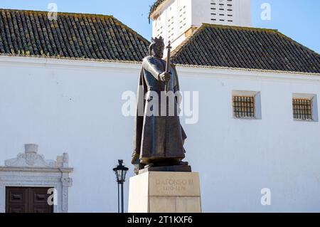 FARO, PORTUGAL - 1 MARS 2023 : Marche dans le centre historique de Faro, Portugal le 1 mars 2023 Banque D'Images