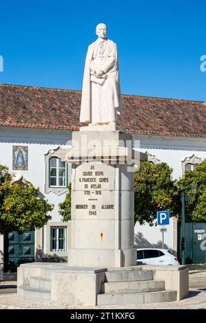 FARO, PORTUGAL - 1 MARS 2023 : Marche dans le centre historique de Faro, Portugal le 1 mars 2023 Banque D'Images