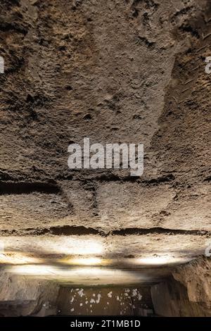 Jérusalem, Israël - 13 octobre 2017 : tunnel souterrain du mur occidental avec salle du Saint des Saints sous les murs du Mont du Temple dans la vieille ville de Jérusalem Banque D'Images