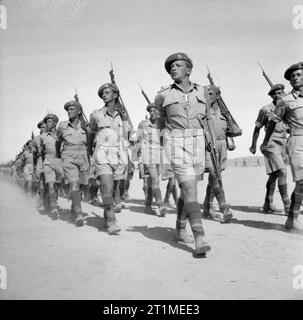 Le mandat britannique en Palestine 1917-1948 Les hommes du 1er bataillon, brigade juive pendant un défilé. La Brigade juive a été formé en septembre 1944 et a combattu en Italie sous la 8e Armée britannique. Banque D'Images