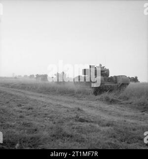 Réservoirs britannique No de l'Europe 1944-1945, les chars Churchill assemblé pour une attaque en direction de la vallée de l'Odon Evrecy, Normandie, 16 juillet 1944. Banque D'Images