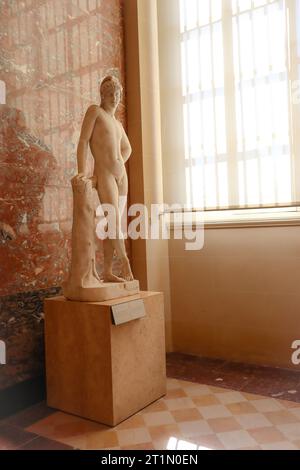 Galerie de sculptures du Louvre. Sculptures capturées en images au musée du Louvre, Paris, France. Banque D'Images