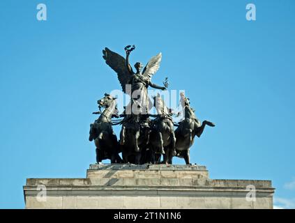 Statue sur Wellington Arch, Hyde Park Corner, Westminster, Londres, Royaume-Uni Banque D'Images