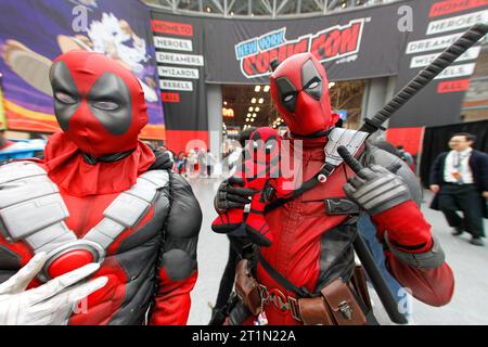 New York, États-Unis. 14 octobre 2023. Vue générale des participants au New York Comic con 2023 - jour 3 au Javits Center le 14 octobre 2023 à New York. L'édition 2023 de New York Comic a New York et se tient au Javits Center pendant quatre jours. Quelque 200 000 personnes sont attendues au Javits Center ce week-end. (Photo de Deccio Serrano/NurPhoto) crédit : NurPhoto SRL/Alamy Live News Banque D'Images