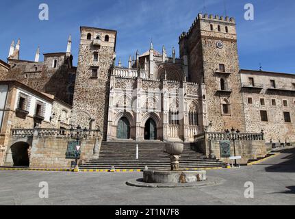 L'historique 'Real Monasterio de Santa Maria' à Guadalupe Estrémadure Espagne. Ce monastère est classé au patrimoine mondial de l'UNESCO et date de 1340. Banque D'Images