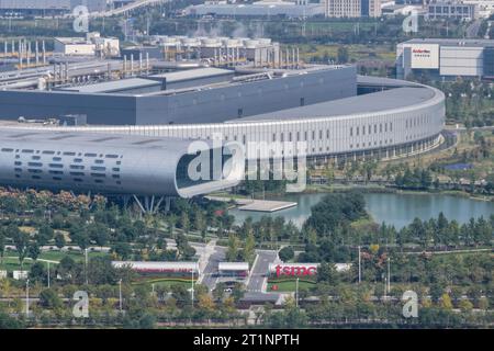NANJING, CHINE - 15 OCTOBRE 2023 - la photo prise le 15 octobre 2023 montre la 16ème usine TSMC Silicon Wafer à Nanjing, dans la province du Jiangsu de l'est de la Chine. Banque D'Images