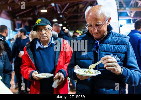 Ambert, France. 14 octobre 2023. Ambiance lors de la finale de la coupe de France des Rallyes Ambert 2023, du 12 au 14 octobre 2023 à Ambert, France - photo Damien Saulnier/DPPI crédit : DPPI Media/Alamy Live News Banque D'Images