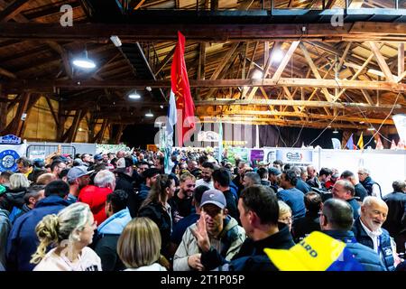 Ambert, France. 14 octobre 2023. Ambiance lors de la finale de la coupe de France des Rallyes Ambert 2023, du 12 au 14 octobre 2023 à Ambert, France - photo Damien Saulnier/DPPI crédit : DPPI Media/Alamy Live News Banque D'Images