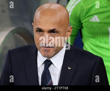 Bari, Pouilles, Italie. 14 octobre 2023. Bari 14/10/2023, pendant le match de football valable pour les qualifications européennes de l'UEFA, entre les équipes nationales d'Italie et de Malte au stade San Nicola à Bari.dans l'image : Luciano Spalletti (crédit image : © Fabio Sasso/ZUMA Press Wire) USAGE ÉDITORIAL SEULEMENT! Non destiné à UN USAGE commercial ! Banque D'Images