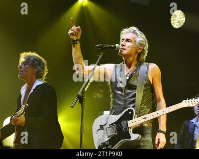 Torino, Italie. 14 octobre 2023. Ligabue lors du ''Dedicato a Noi-Indoor Tour 2023'' à Turin, le 14 octobre 2023 (photo de Loris Roselli/NurPhoto) crédit : NurPhoto SRL/Alamy Live News Banque D'Images