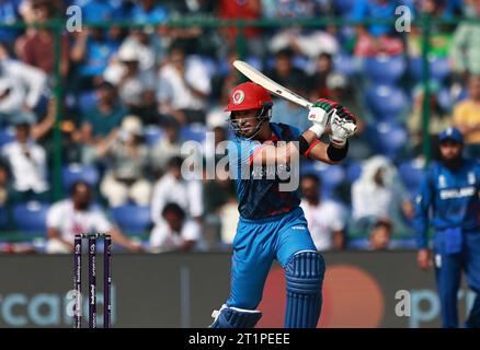 New Delhi, Delhi, Inde. 15 octobre 2023. Rahmanullah Gurbaz d'Afghanistan lors du match n° 13 de la coupe du monde internationale de cricket d'un jour de l'ICC entre l'Angleterre et l'Afghanistan au stade Arun Jaitley, New Delhi, Inde, le 15 octobre 2023 (image de crédit : © Avijit Das/ZUMA Press Wire) À USAGE ÉDITORIAL UNIQUEMENT! Non destiné à UN USAGE commercial ! Crédit : ZUMA Press, Inc./Alamy Live News crédit : ZUMA Press, Inc./Alamy Live News Banque D'Images