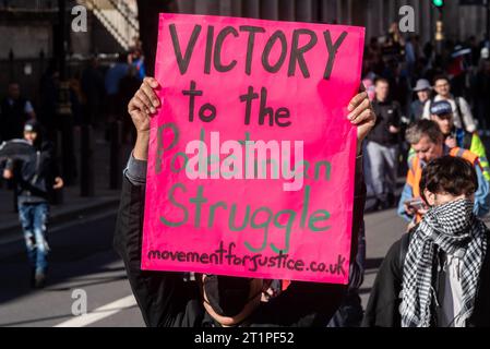 Protestation pour la Palestine après l'escalade de l'action militaire dans le conflit de la bande de Gaza entre Israël et le Hamas. Victoire à la lutte palestinienne Banque D'Images