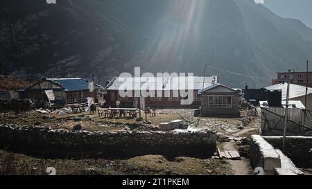 Village de Langtang dans la vallée de Langtang. Reconstruit après le tremblement de terre, Népal, Asie Banque D'Images