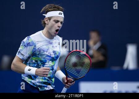 Anvers, Belgique. 15 octobre 2023. Le Belge Zizou Bergs réagit lors de l’European Open de tennis ATP, à Anvers, le dimanche 15 octobre 2023. BELGA PHOTO KRISTOF VAN ACCOM crédit : Belga News Agency/Alamy Live News Banque D'Images