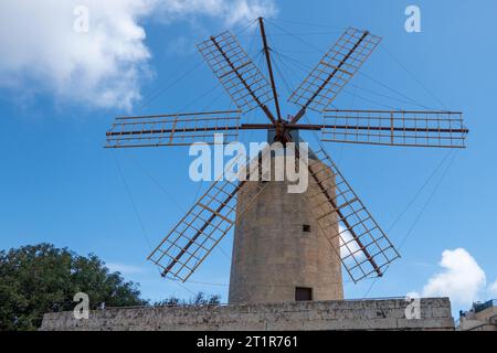 Gozo, Malte, 3 mai 2023. Le moulin de Ta Kola est situé au cœur du village de Xaghra sur l'île de Gozo. Banque D'Images