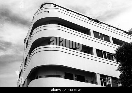 Le Bauhaus typique a inspiré des détails architecturaux de tel Aviv, également appelée la ville blanche. Tel Aviv accueille largement des exemples d'archite moderniste-Bauhaus Banque D'Images