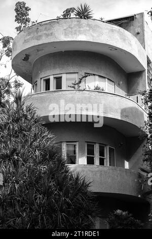 Le Bauhaus typique a inspiré des détails architecturaux de tel Aviv, également appelée la ville blanche. Tel Aviv accueille largement des exemples d'archite moderniste-Bauhaus Banque D'Images