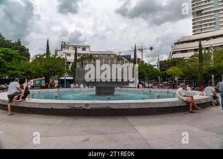 Tel Aviv, Israël - octobre 2 2023 - la place Dizengoff est une place publique emblématique de tel Aviv, l'une des principales places de la ville, elle a été construite en 1934 Banque D'Images