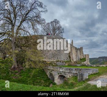 Ruine der mittelalterlichen Burg Hohenurach, Bad Urach, Schwäbische Alb, Baden-Württemberg, Deutschland. Ruines du château médiéval de Hohenurach, Bad URAC Banque D'Images