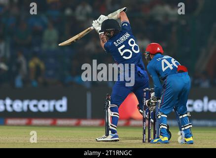 New Delhi, Delhi, Inde. 15 octobre 2023. Sam Curran d'Angleterre lors du match n° 13 de la coupe du monde internationale de cricket d'un jour de l'ICC entre l'Angleterre et l'Afghanistan au Arun Jaitley Stadium, New Delhi, Inde, le 15 octobre 2023 (image de crédit : © Avijit Das/ZUMA Press Wire) À USAGE ÉDITORIAL UNIQUEMENT! Non destiné à UN USAGE commercial ! Crédit : ZUMA Press, Inc./Alamy Live News crédit : ZUMA Press, Inc./Alamy Live News Banque D'Images
