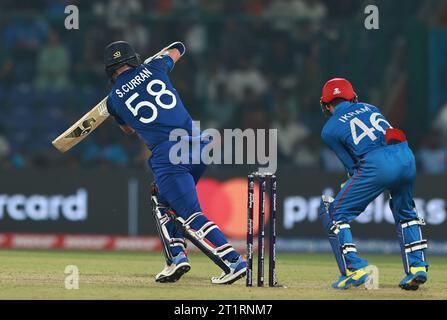New Delhi, Delhi, Inde. 15 octobre 2023. Sam Curran d'Angleterre lors du match n° 13 de la coupe du monde internationale de cricket d'un jour de l'ICC entre l'Angleterre et l'Afghanistan au Arun Jaitley Stadium, New Delhi, Inde, le 15 octobre 2023 (image de crédit : © Avijit Das/ZUMA Press Wire) À USAGE ÉDITORIAL UNIQUEMENT! Non destiné à UN USAGE commercial ! Crédit : ZUMA Press, Inc./Alamy Live News crédit : ZUMA Press, Inc./Alamy Live News Banque D'Images