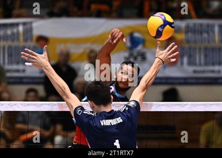 Jesi, Italie. 15 octobre 2023. Pic de la finale 3e/4e place - Allianz Milano vs Olympiakos Pirée, Test Match de volleyball à Jesi, Italie, octobre 15 2023 crédit : Agence photo indépendante/Alamy Live News Banque D'Images