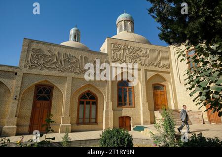 Namangan, Ouzbékistan - 15 octobre 2023 : vues de la madrasa mollah kirghize à Namangan, Ouzbékistan. Banque D'Images