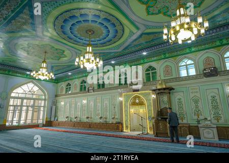 Namangan, Ouzbékistan - 15 octobre 2023 : vues de la mosquée Shayx Eshon Jome à Namangan, Ouzbékistan. Banque D'Images