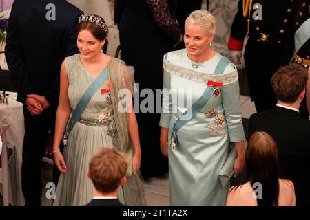 La princesse norvégienne Ingrid Alexandra et la princesse héritière mette-Marit. Le 18e anniversaire du prince Christian est célébré par un dîner de gala au château de Christiansborg à Copenhague, le dimanche 15 octobre 2023. (Photo : Mads Claus Rasmussen/Scanpix 2023) Banque D'Images