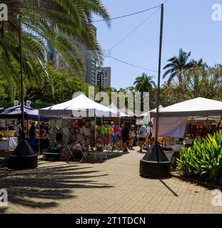 Marchés du week-end dans les jardins botaniques de la ville, CBD, Brisbane, Queensland, Australie Banque D'Images