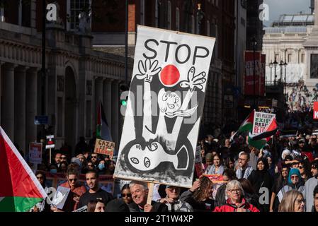 Protestation pour la Palestine après l'escalade de l'action militaire dans le conflit de la bande de Gaza entre Israël et le Hamas. Arrêtez de bombarder les œuvres d'art Banque D'Images