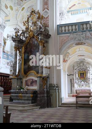 L'intérieur richement décoré de l'église du monastère baroque Schöntal Banque D'Images