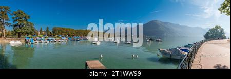 Les rives du lac d'Annecy, en haute Savoie, France Banque D'Images