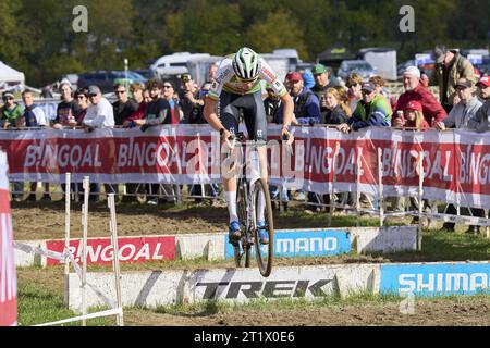 Waterloo, États-Unis. 15 octobre 2023. Le Belge Witse Meeussen photographié en action lors de la première étape (1/14) de la coupe du monde de cyclocross UCI à Waterloo, Wisconsin, USA, dimanche 15 octobre 2023. BELGA PHOTO BILL SCHIEKEN crédit : Belga News Agency/Alamy Live News Banque D'Images