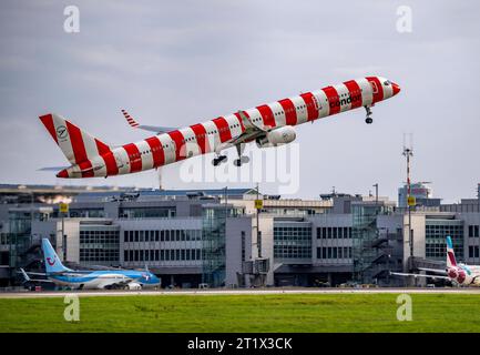 Condor, Boeing 720, D-ABOM, beim Start auf dem Flughafen Düsseldorf International, Flughafen dus *** Condor, Boeing 720, D ABOM, au décollage à l'aéroport international de Düsseldorf, dus Airport Credit : Imago/Alamy Live News Banque D'Images