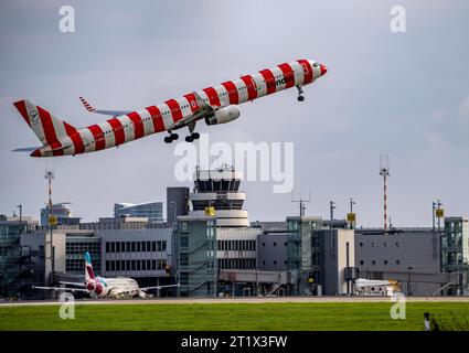 Condor, Boeing 720, D-ABOM, beim Start auf dem Flughafen Düsseldorf International, Flughafen dus *** Condor, Boeing 720, D ABOM, au décollage à l'aéroport international de Düsseldorf, dus Airport Credit : Imago/Alamy Live News Banque D'Images