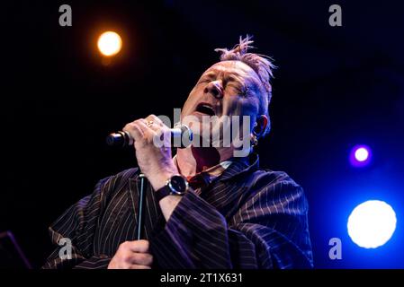 Konzert von public image Ltd im Berliner Metropol Die Londoner Band public image Ltd mit Sänger John Lydon spielte am 15.10.2023 ein Konzert im ausverkauften Berliner Metropol., Berlin Berlin Deutschland Schöneberg *** concert de public image Ltd à Berlin Metropol le groupe londonien public image Ltd avec le chanteur John Lydon a joué le 15 10 2023 un concert au Berlin Metropol, Berlin Berlin Allemagne Schöneberg Credit : Imago/Alamy Live News Banque D'Images